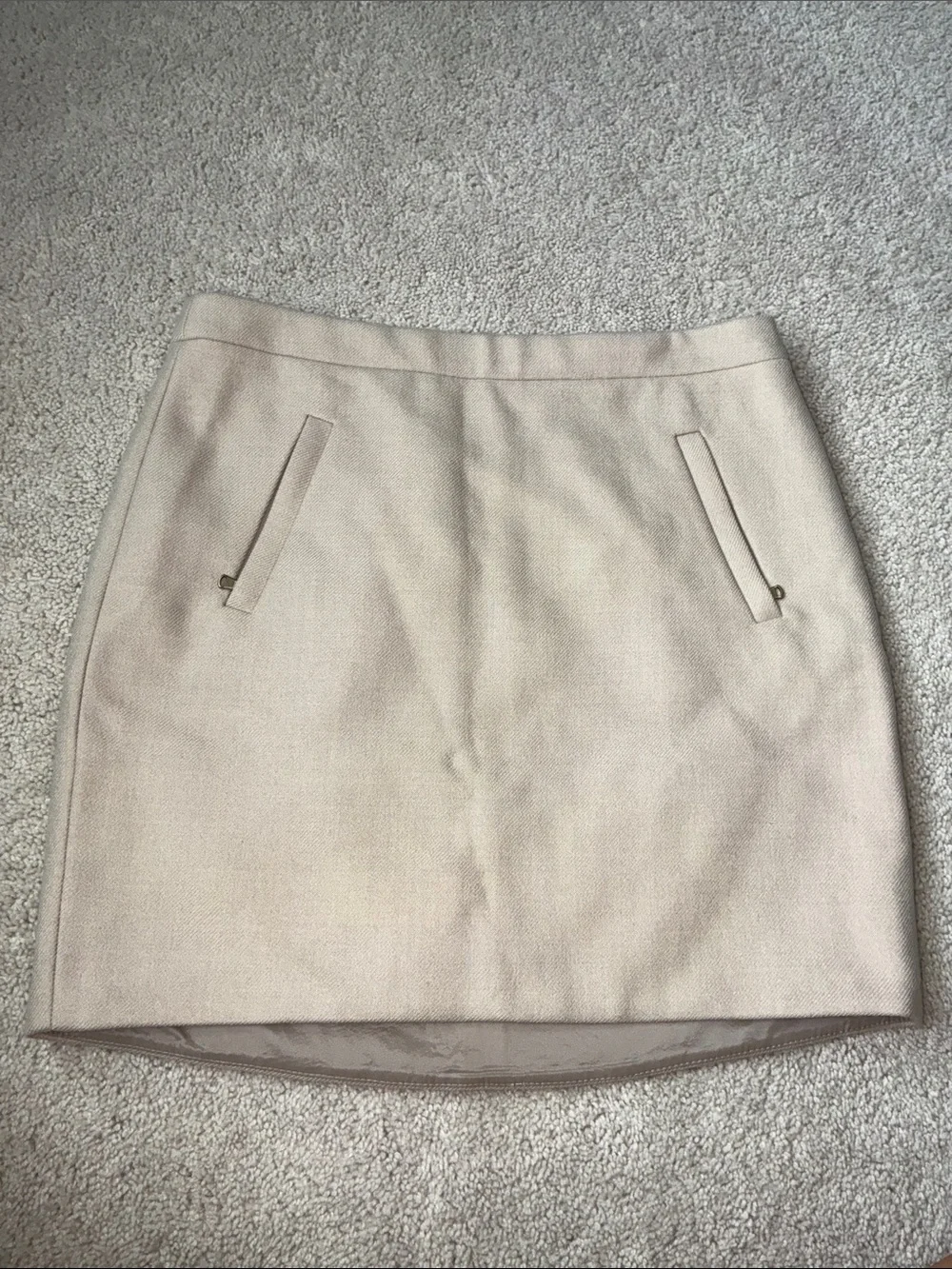 100% Wool J. Crew size 2 beige Women's Cream Mini Skirt with pockets